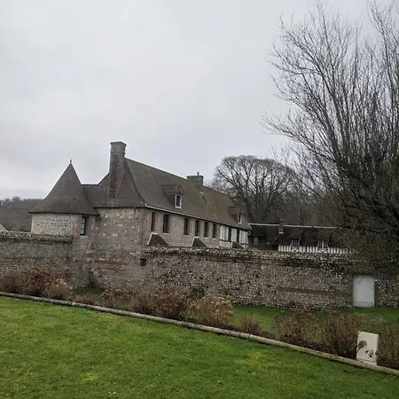 Normandie Village 1